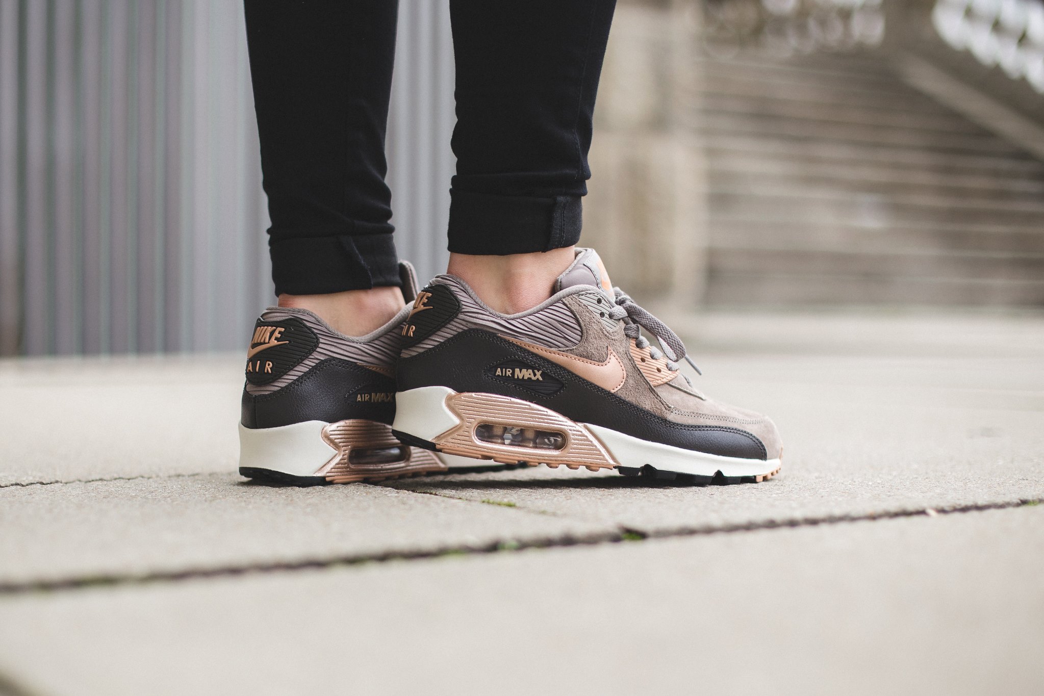 Nike Air Max 90 Womens Leather Nike Air Max 90 Womens Leather